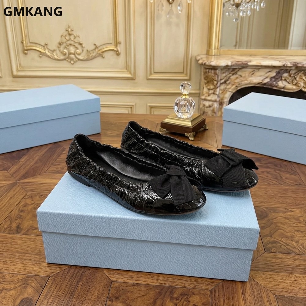 Leather Work Dress - Damen Ballerinas mit Schleife und Falten,