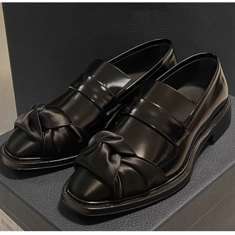Leather Work Dress - Herren Schwarze Lackleder-Loafer mit Seidenknoten-Dekor Britischer