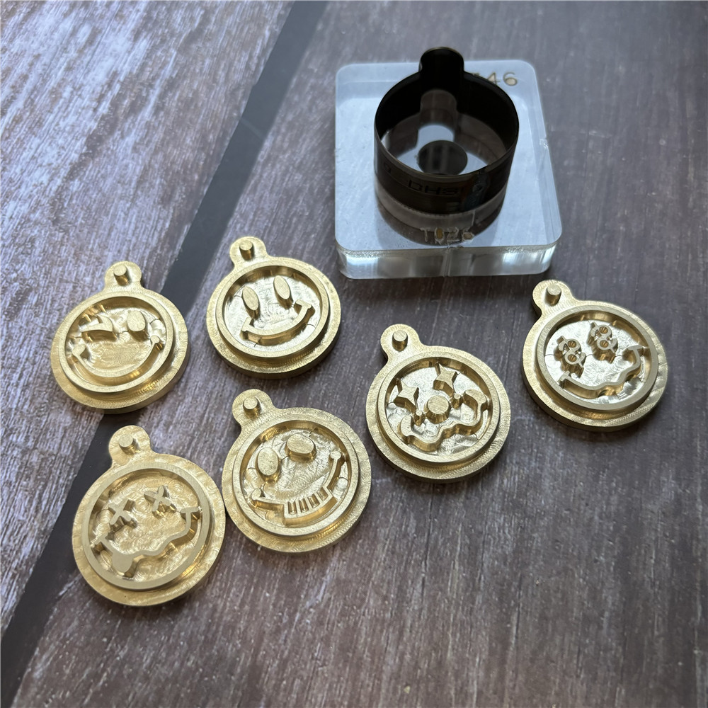 Benutzer definierte Anhänger L – Leather Stamp Set Bewertung und Preis